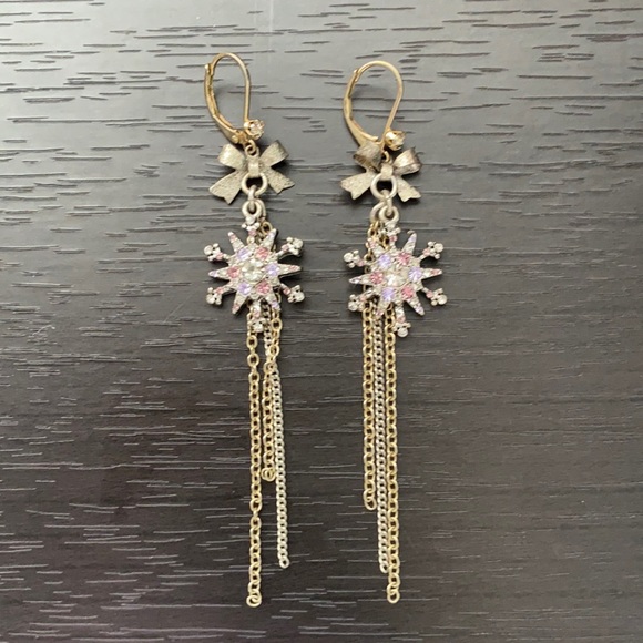 Betsy Johnson snowflake earrings